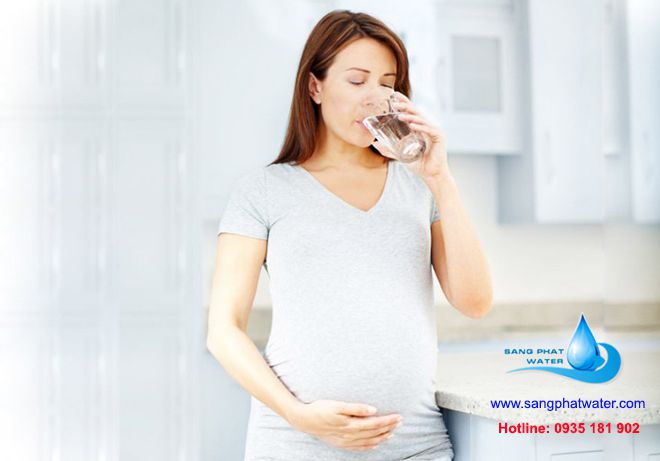 mang thai 3 tháng dùng loại nước nào tốt nhất