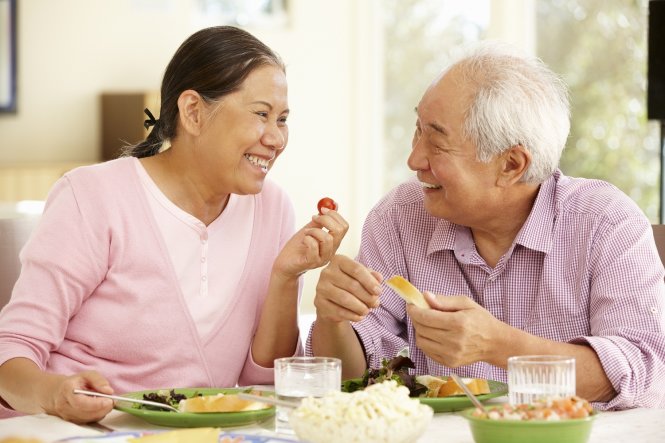 nước uống cho người lớn tuổi