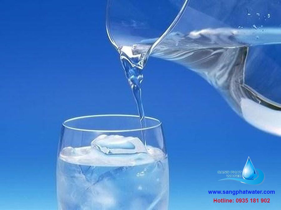 sự khác biệt giữa nước sôi và nước đóng chai